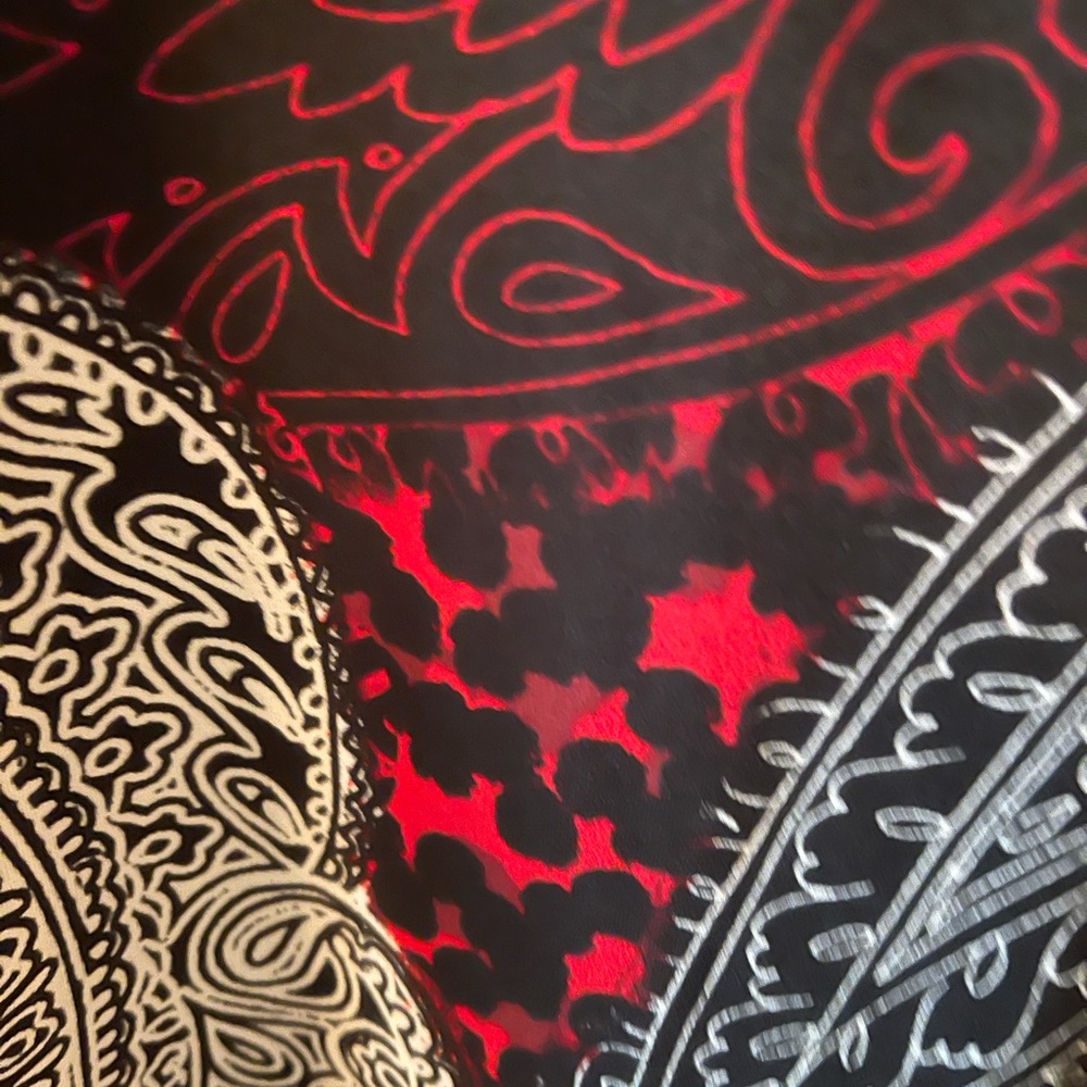 Chico’s Paisley Top Chico’s Size 2 or Large - Picture 3 of 3